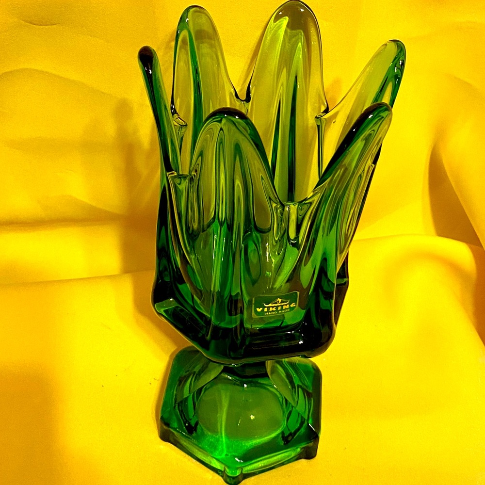 VINTAGE VIKING GREEN 6 FINGERS VASE
